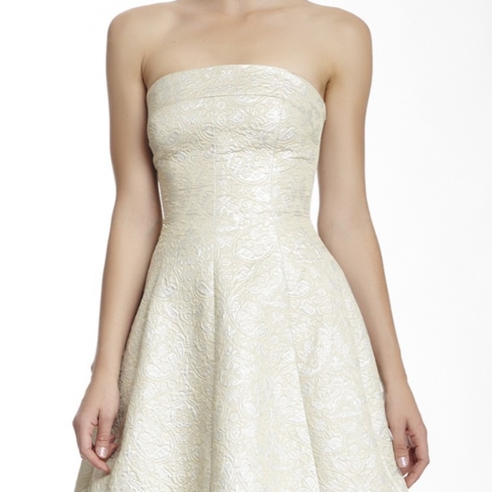 MONIQUE LHUILLER Textured evening dress in pearl